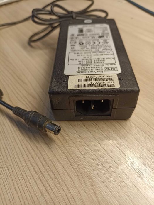 Блок питания для ноутбука - 19V , 3.16 A