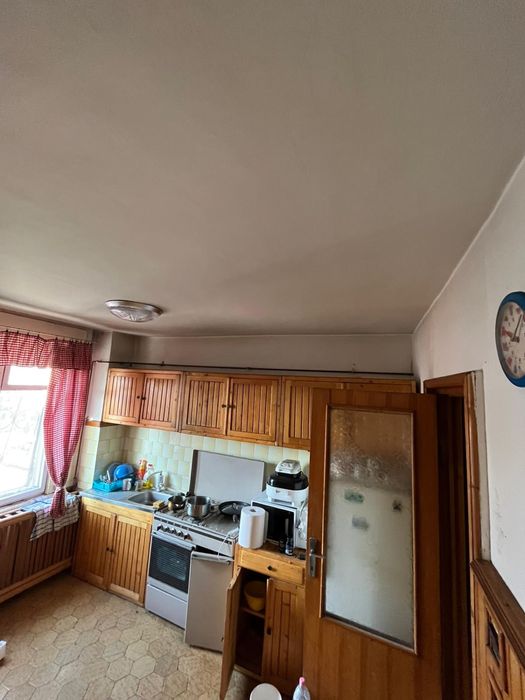 Apartament 4 camere Piata Rogerius tip AN Oradea • OLX.ro