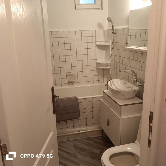 Închiriez apartament 2 camere
