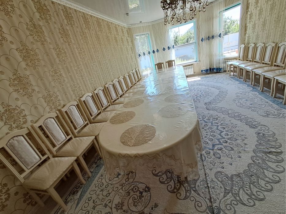 Стол орындықтарымен