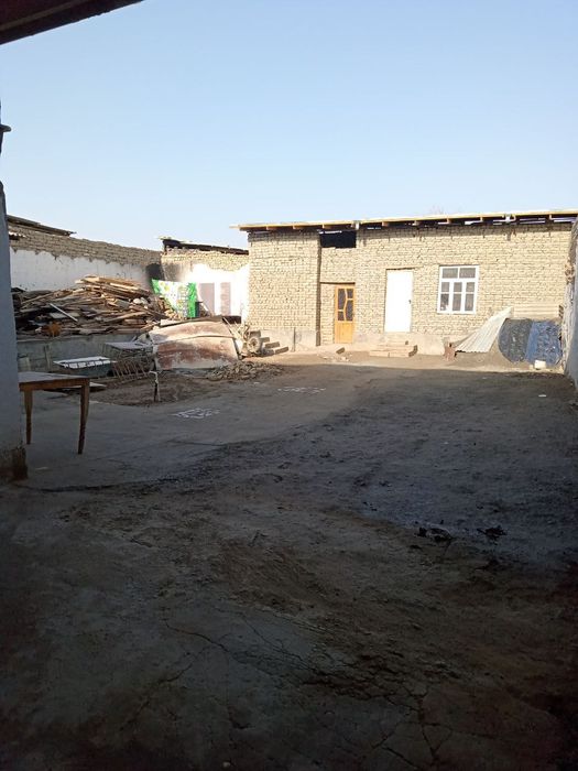 Навоий вилояти Уй срочно сотилади.