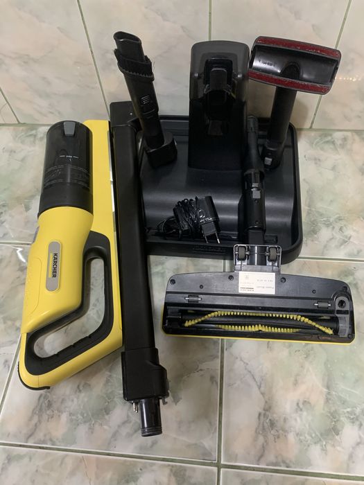 Aspirator vertical fara fir Karcher
