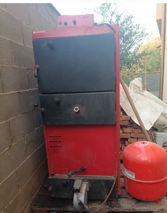 Котел-твърдо гориво (дърва и въглища)
