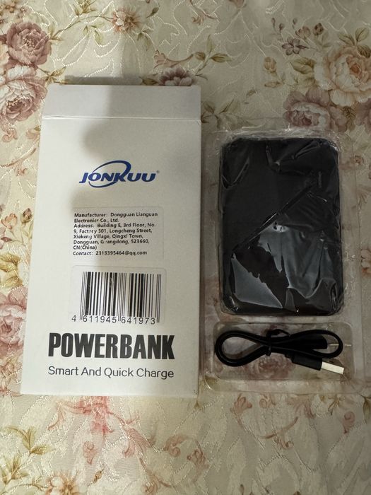 Baterie externă 10000 mAh cu 4 porturi