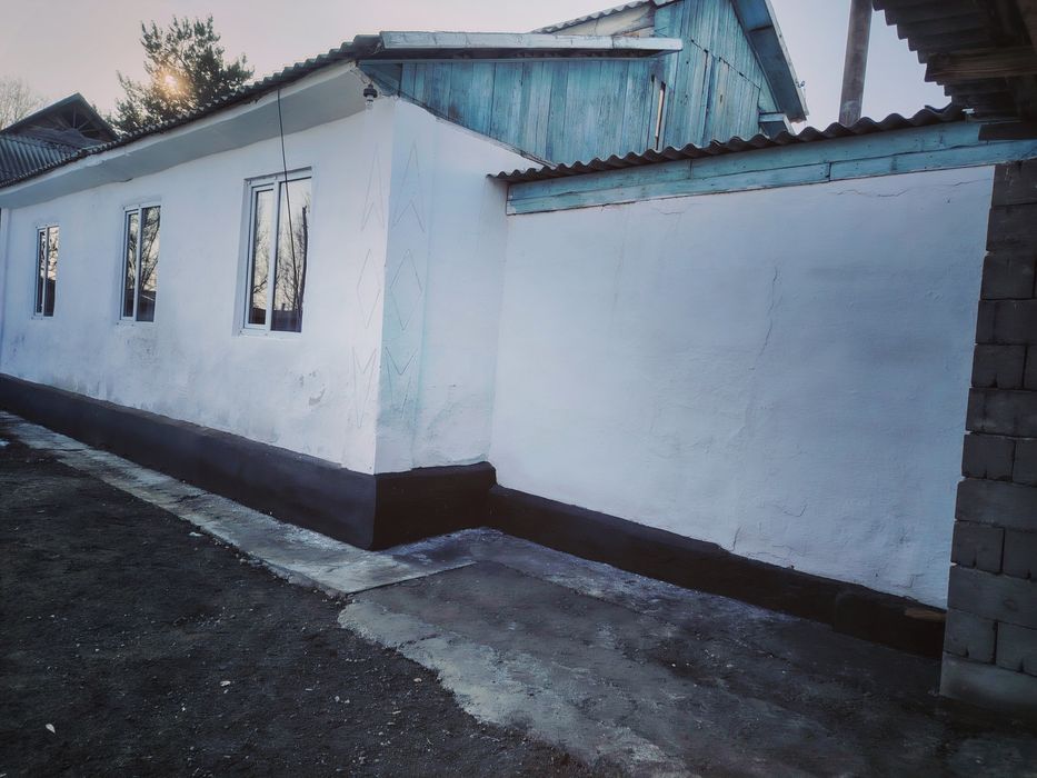 Жанаталапта улкен  уй сатылады.