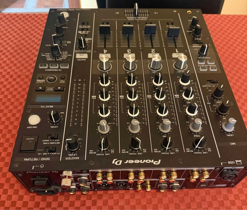 Продавам Pioneer DJM-750 MK2 DJ MIXER