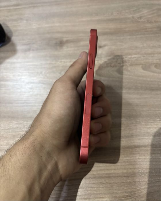 Iphone 12 red.