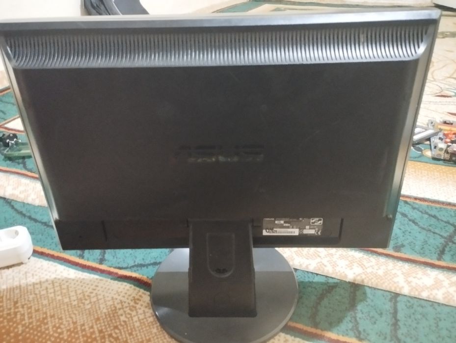 Монитор ASUS 19" (LED) в отличном состоянии
Стильный дизайн.