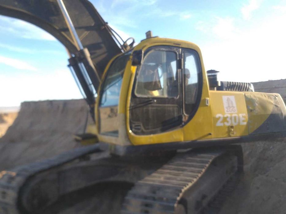 Экскаватор XG-230