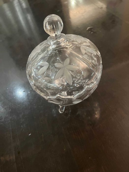 Блюдо стеклянное с крышкой