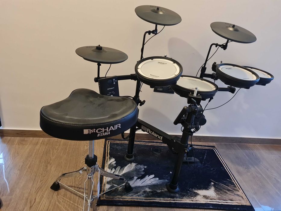 Roland TD-1KPX2 Black + стол ТАМА комплектни барабани