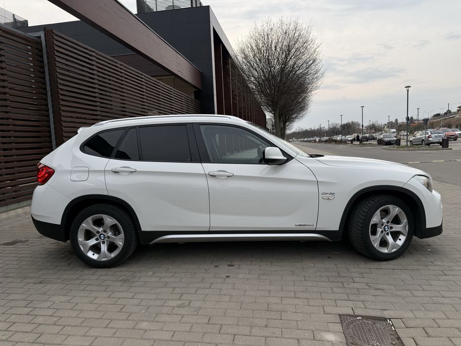 BMW X1 2011 — imagine 2