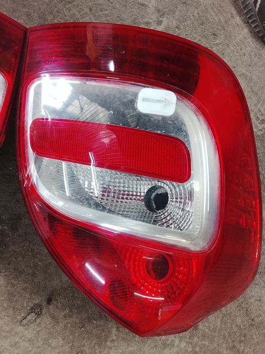 Продам задние фонари на калину2