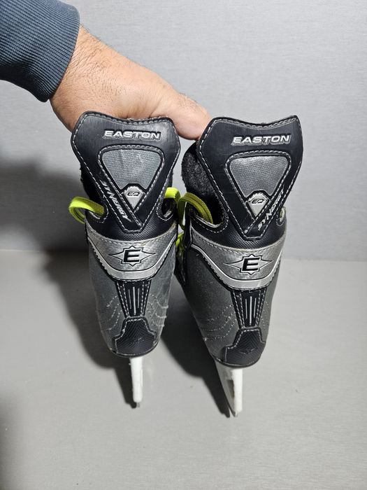 Patine 3025 hochei hockey Easton EQ 2   marime  33  ( 21,5   cm lungime interioara).