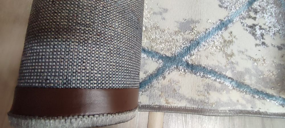 Продам ковры 1*75/2.75м