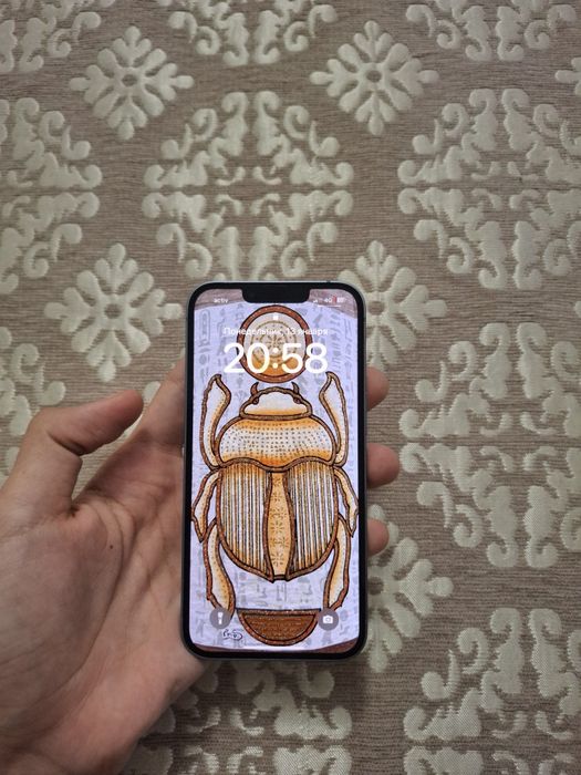 IPhone 14 синий.