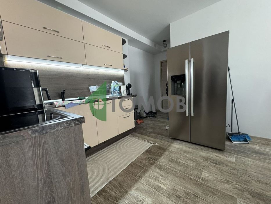 Продава се Тристаен апартамент в Шумен, 2-ри корпус - 98 кв.м за 1633 €/кв.м - Снимка #3