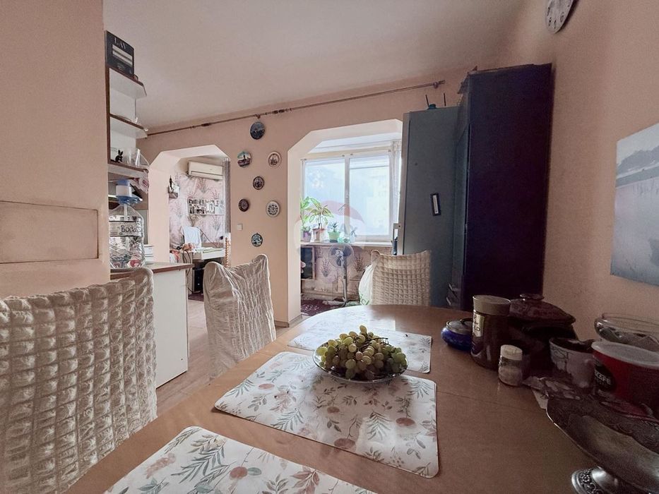 Продава се Тристаен апартамент в Варна, Център - 98 кв.м за 1694 €/кв.м - Снимка #1