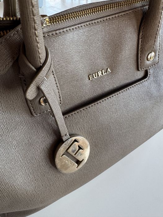 Furla Linda чанта бежова