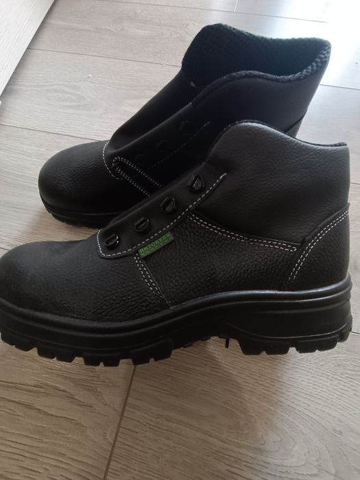 Продам спец.обувь весна-осень