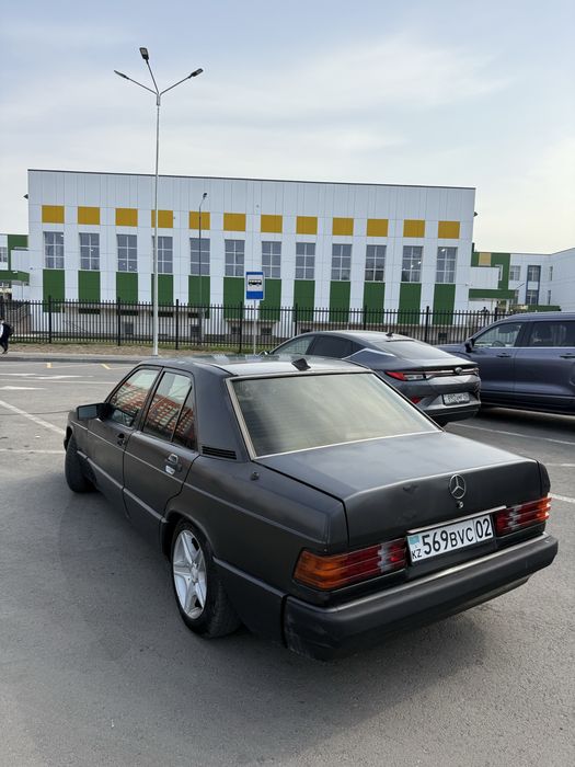 Mercedes Benz 190