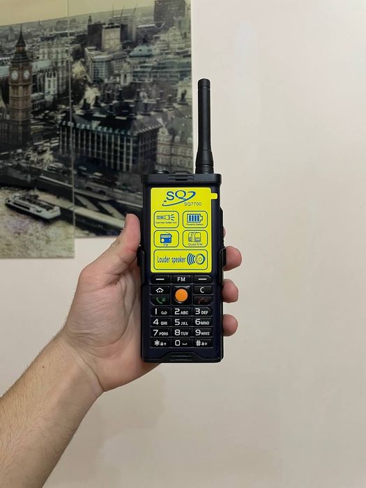 SQ 7700 Tank telefon, 4 SIM, 10000 mAh Nokia FONARIK