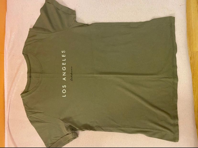 Tricou 100% bumbac verde kaki“Los Angeles”, M/L-casual & confortabil