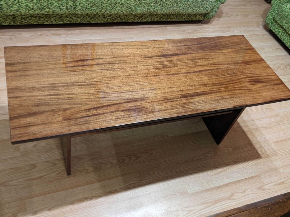 Диван и маса холна гарнитура