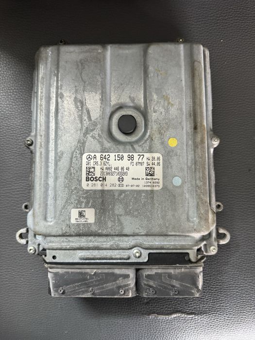 Моторен компютър/ECU за Mercedes S320 W221