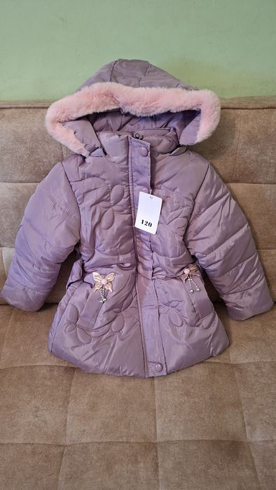 Куртка для девочки на рос 120 см