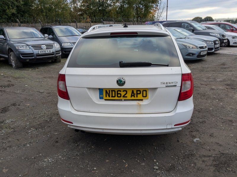 Dezmembrari / Dezmembrez Skoda Superb II Combi (3T5) 1.6 TDI CAYC cutie viteze manual cod culoare LF9E