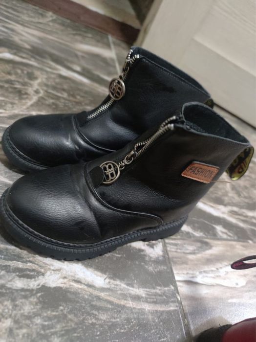 Обувь в идеальном состояние