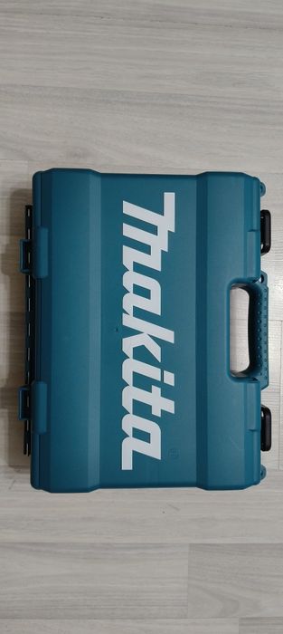 Шуруповёрт Makita DF333DWYE