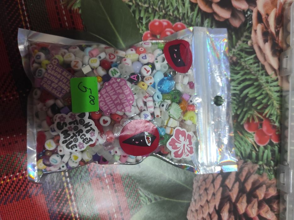 Продавам останали маниста