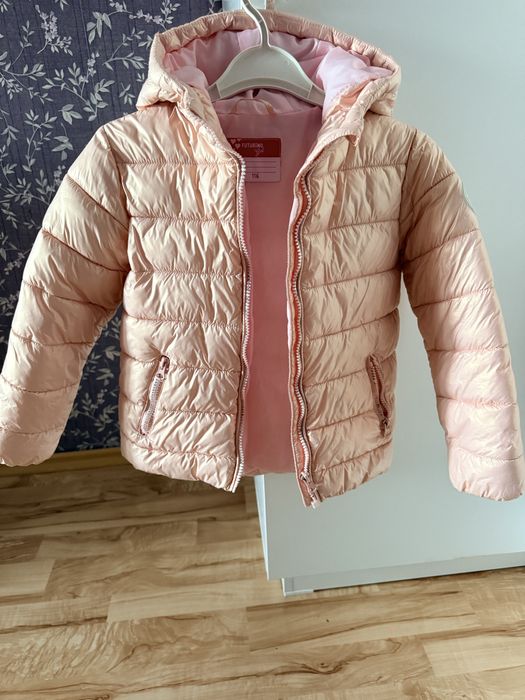 Продам куртку на девочку!!!