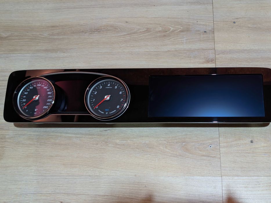 Mercedes W213 километраж с голямата навигация