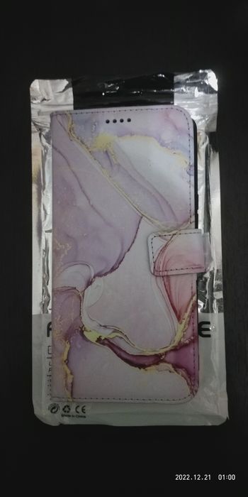Продается чехол-книжка под мрамор для Xiaomi 12S Ultra