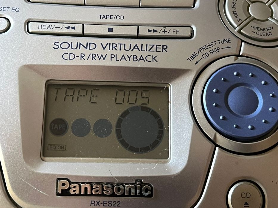 Vând radiocasetofon +CD Panasonic RX-ES22