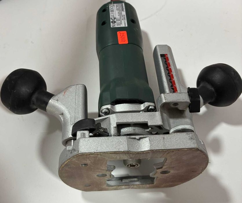 Оберфреза Metabo OFE 738