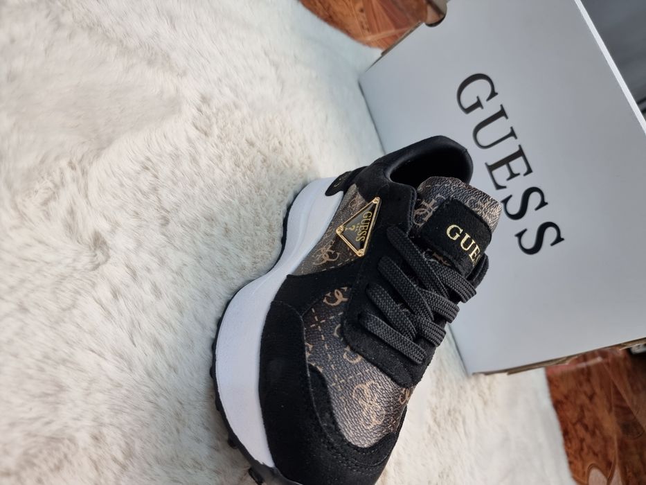Adidași damă  Guess