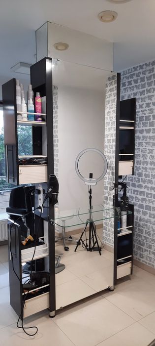 Vand post de lucru profesional pentru frizerie/coafor, in Cluj