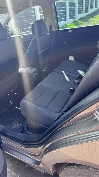 Vând masina golf plus 2011