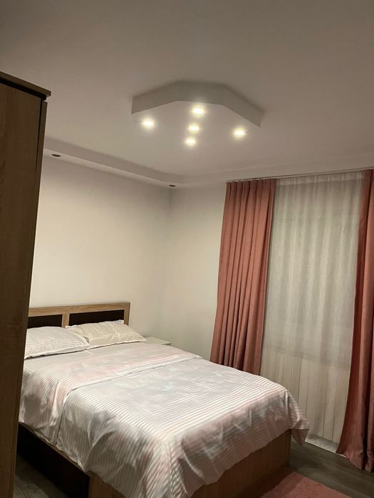 Inchiriez apartament in regim hotelier