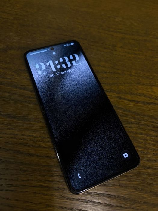 Samsung Flip 5.