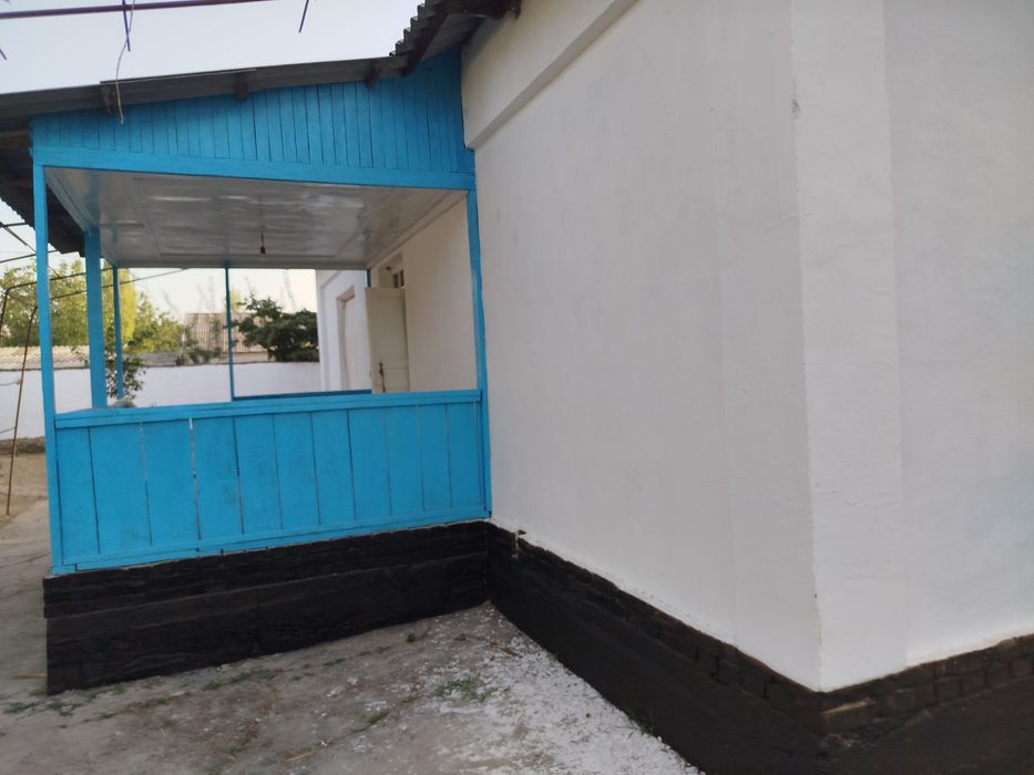 Uy 3 xonali sotiladi 20000$