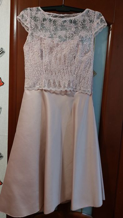 Продам платье красивое