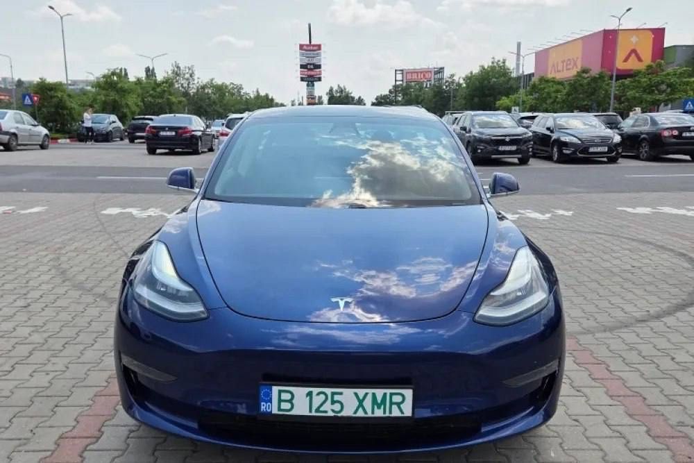 Tesla model 3 long range