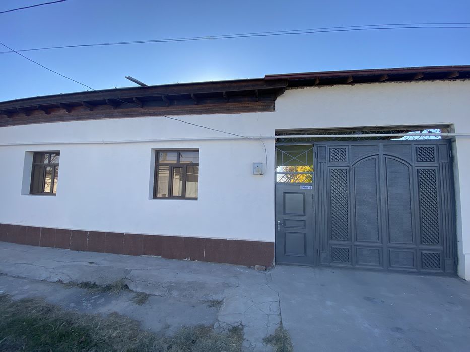 Qibray tumanida 10 sotix yerli, 4 xonali uy sotiladi