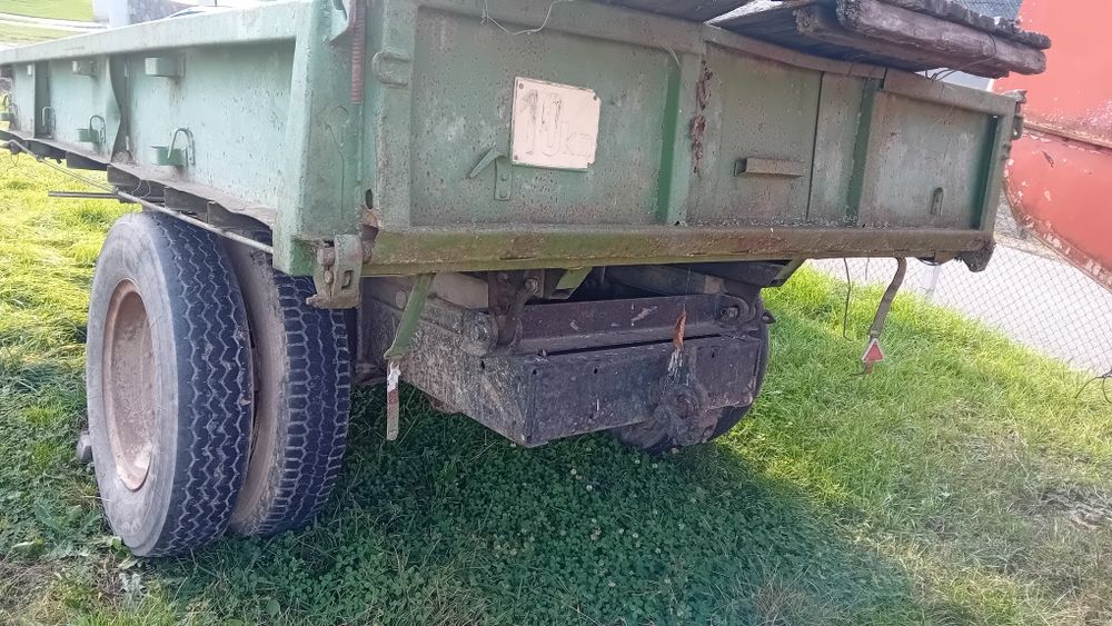 Remorca pe o axa roti duble