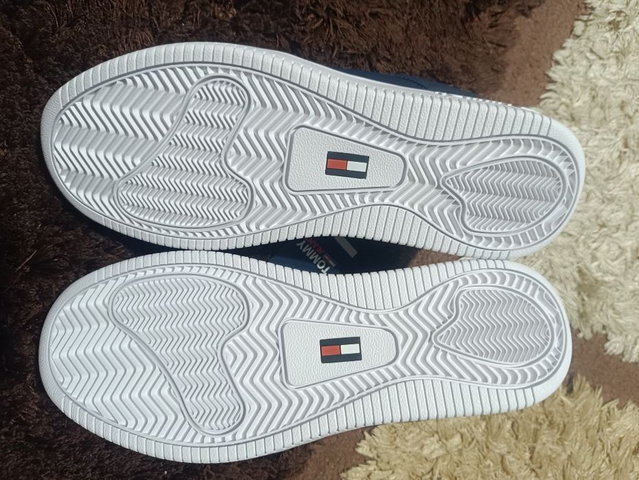 Adidași Tommy Hilfiger